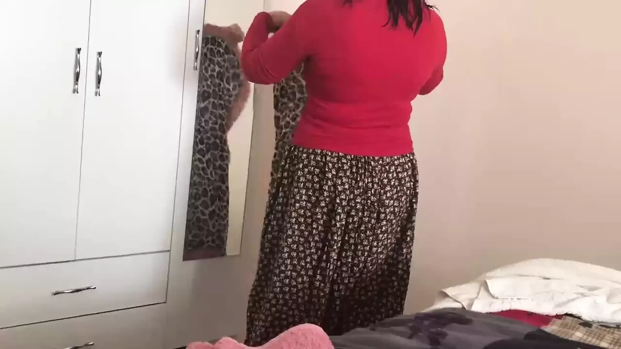 Türbanlı üvey anne pornoları