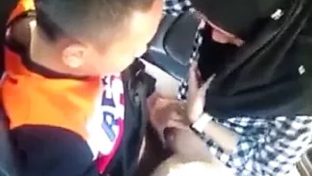 Melayu - awek tudung baju kotak