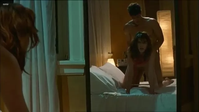 Үстіндегі қызбен виртуалды секс