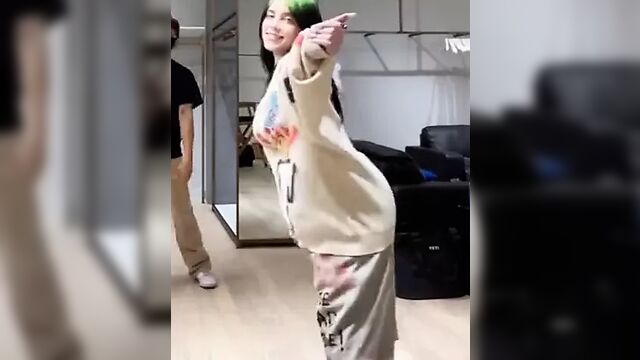 Billie Eilish Twerk