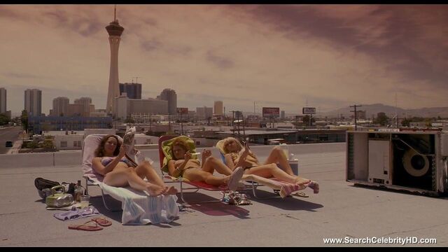 Laura Prepon and Jo Newman nude - Lay the Favorite