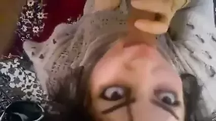 Үлкен өлшемді әйелдер бейнеленген ретро порно