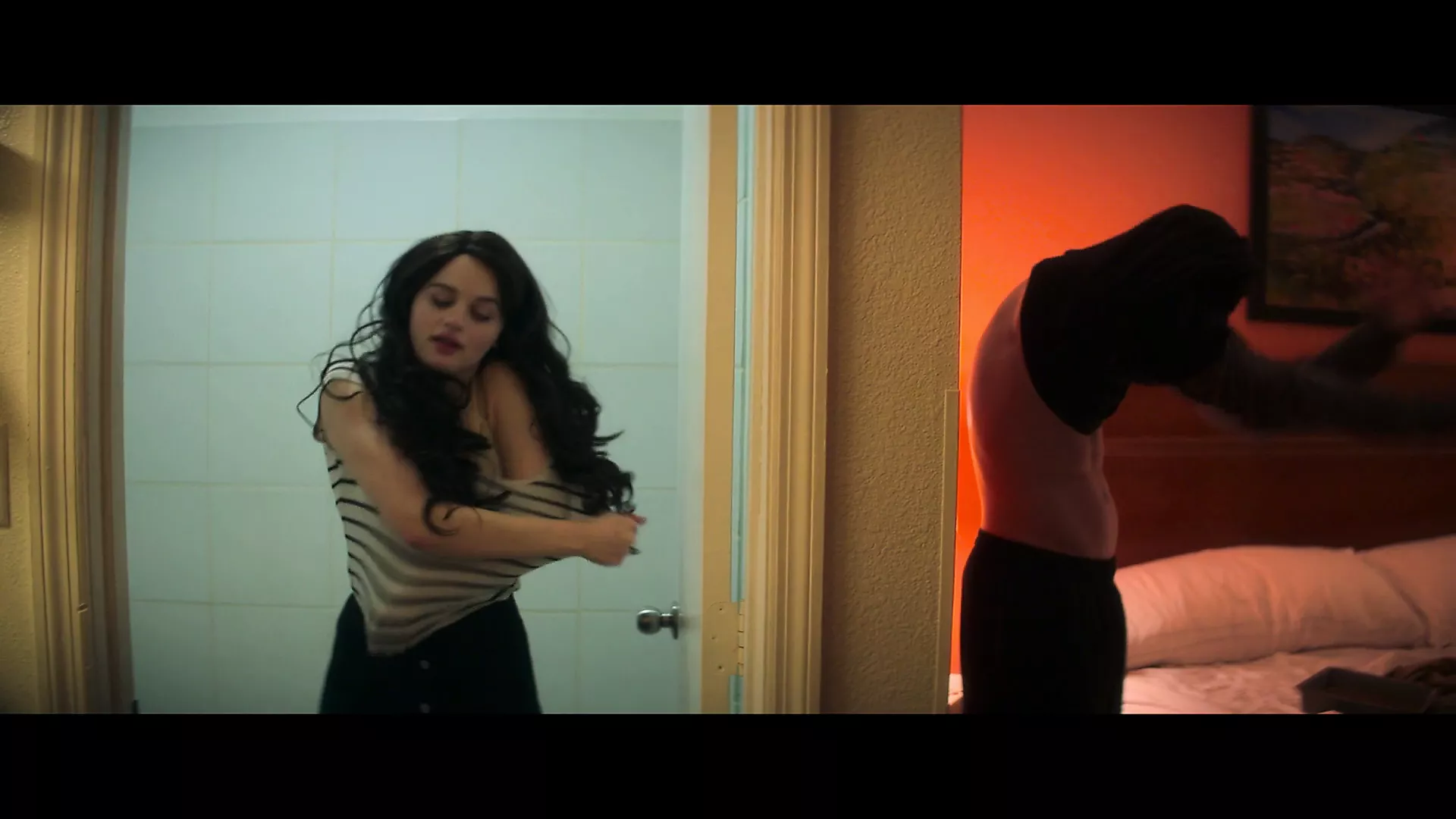 Орыстың әйелін досы кезек-кезек сиқытады