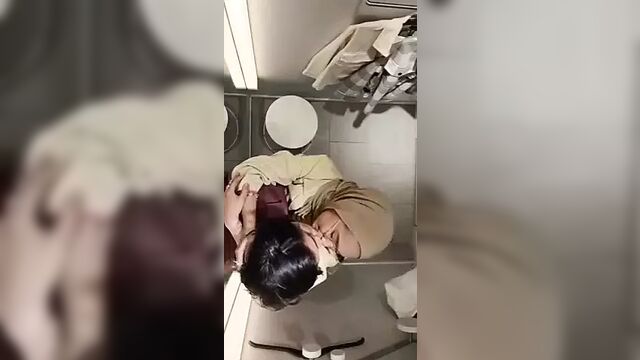 Gadis jilbab sange mesum diruang ganti