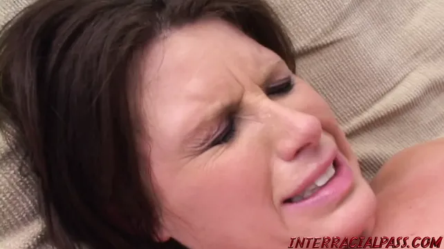 Katta sikli travestilar katta eshaklarni sikishadi Xotinining katta xorozi kirdi