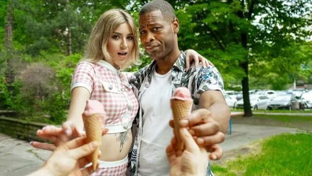 Молодой человек, вы же не против, если я вашу девушку трахну?