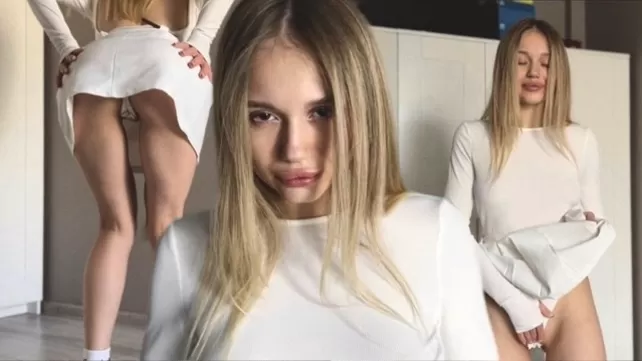 Ескі видеолар Киінетін бөлмеде геймен жыныстық қатынас