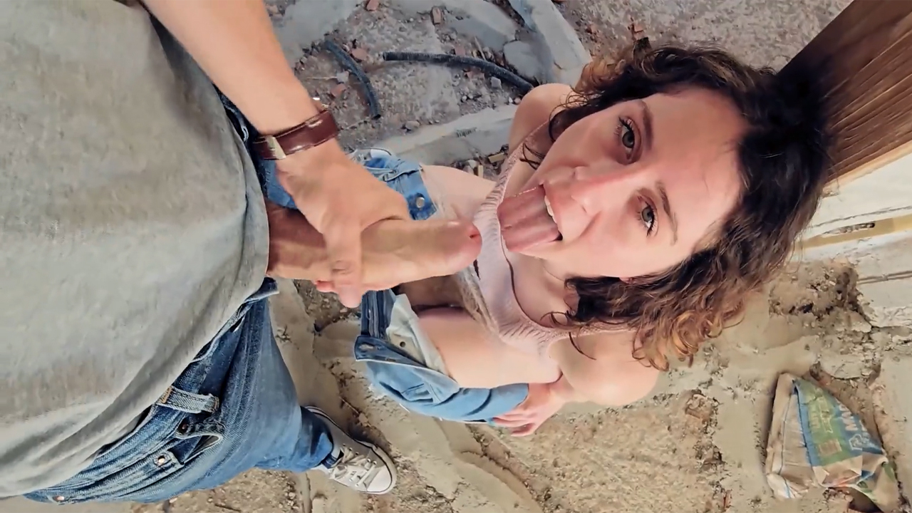 Үй жағдайында жалаңаш әйелдердің жеке суреттері