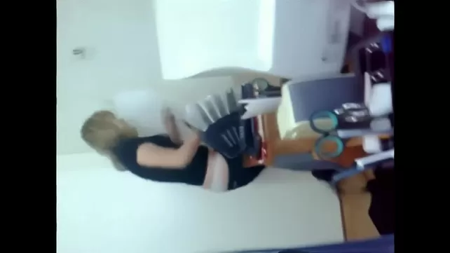 Порно клитордағы мүшені жылжытады