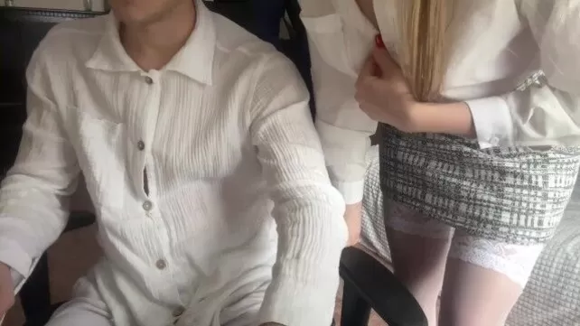 Порно кастинг бойынша кеуделі