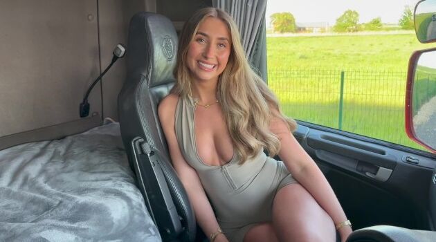 Gosht rangli neylon tayt porno