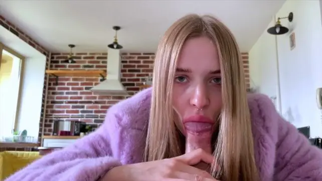 Үлкен емізіктері бар кішкентай сиськилердің порно видеолары