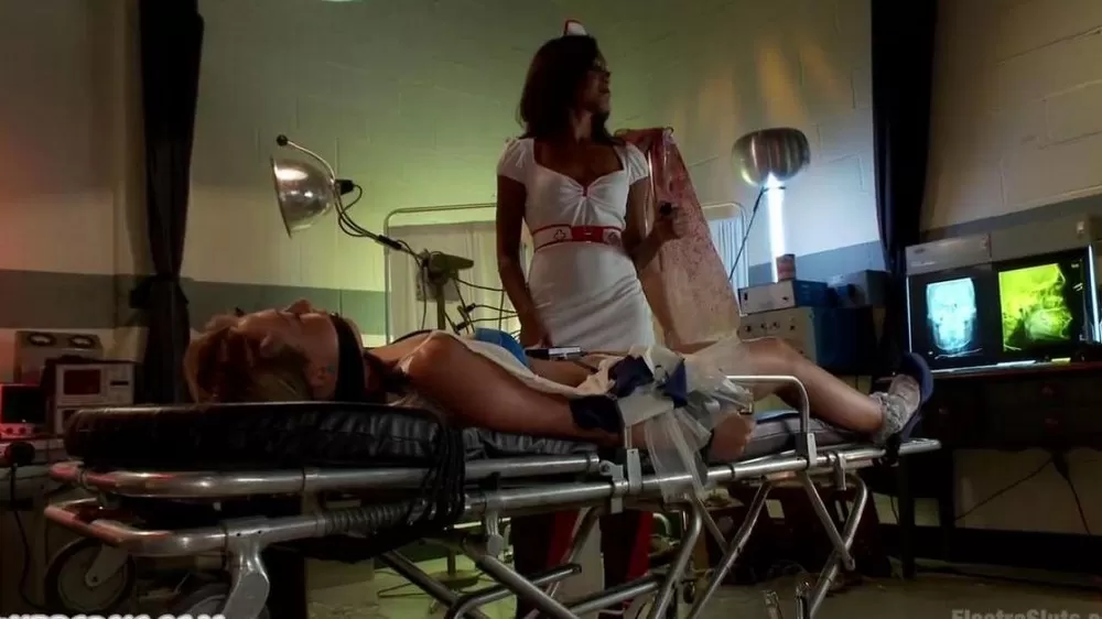 Әйелдің көңілі көтерілді Әйел, күйеу және жыныстық қатынас - бұл бүкіл отбасы.