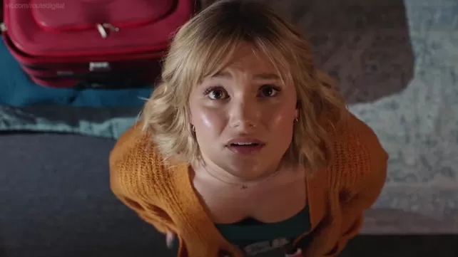 Porno trans birovning xotinini sikadi