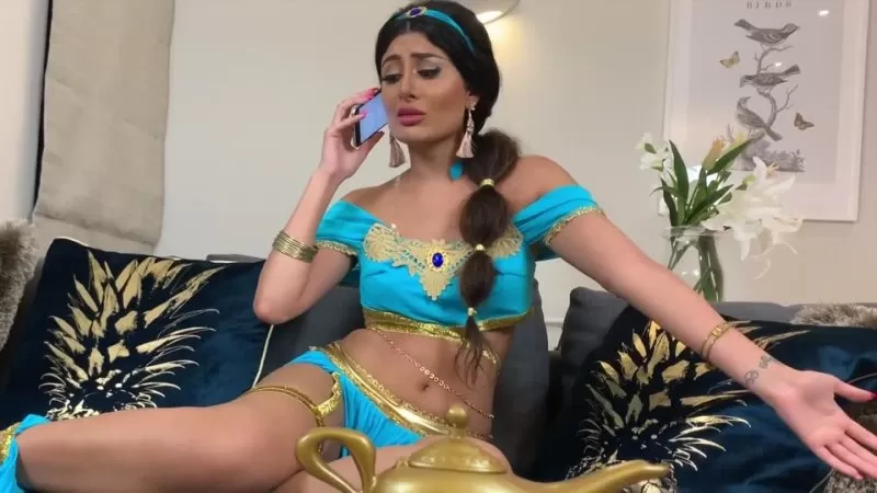 Олар ит стилінде трахает және сперму