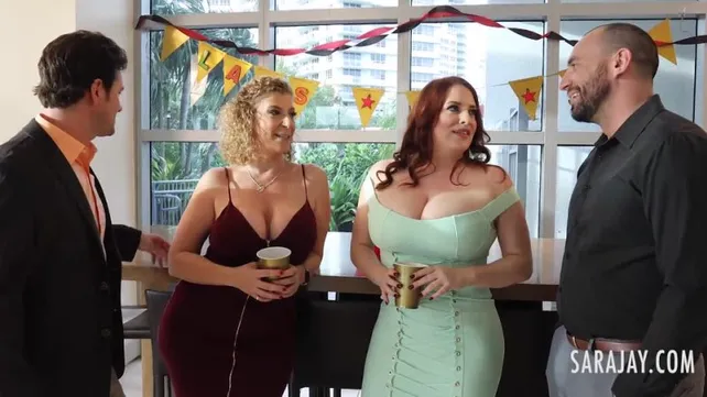 Бөлме құрбысын ренжіту (нақты бейне)