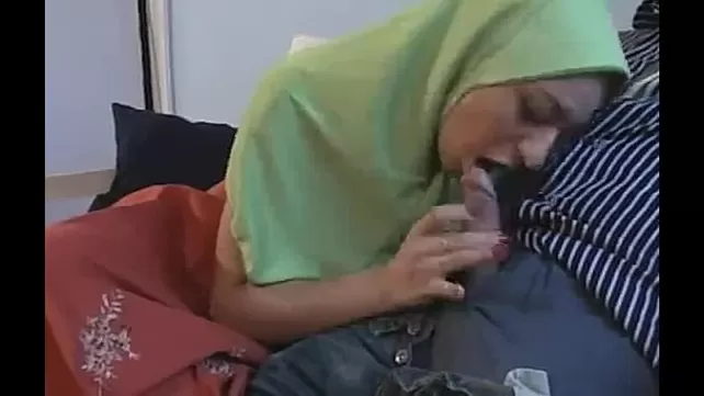 Әдемі сиськи порно көру