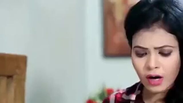 SEXY INDIAN AUNTY