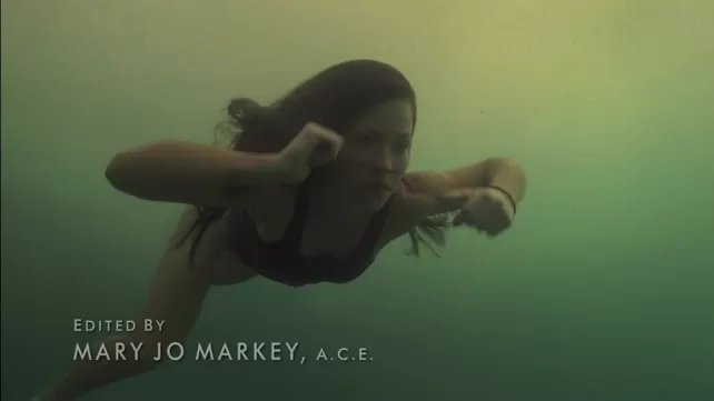 ochiq tukli ayol anuslari